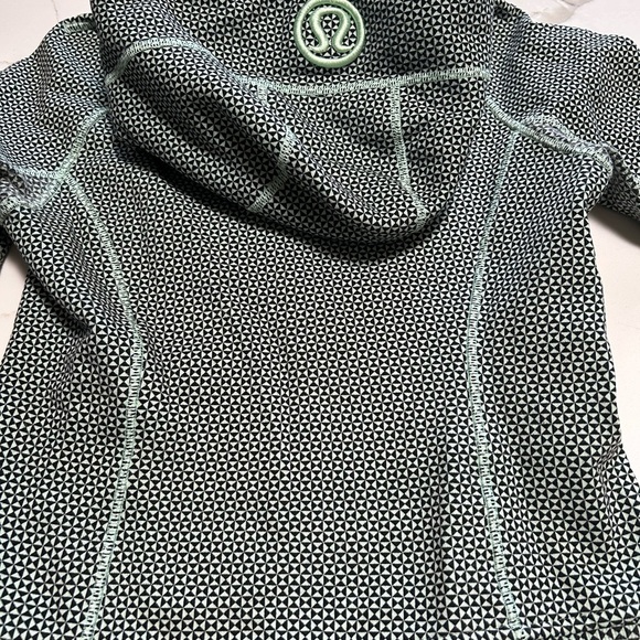 Lululemon Scuba Hoodie Size 4 - Picture 6 of 7